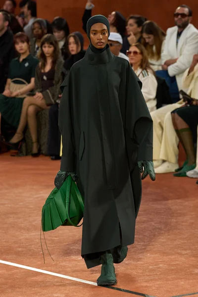 Look 32